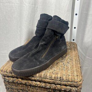 NWOT ARO Noelle Suede Ankle Boots in Black - Size 40